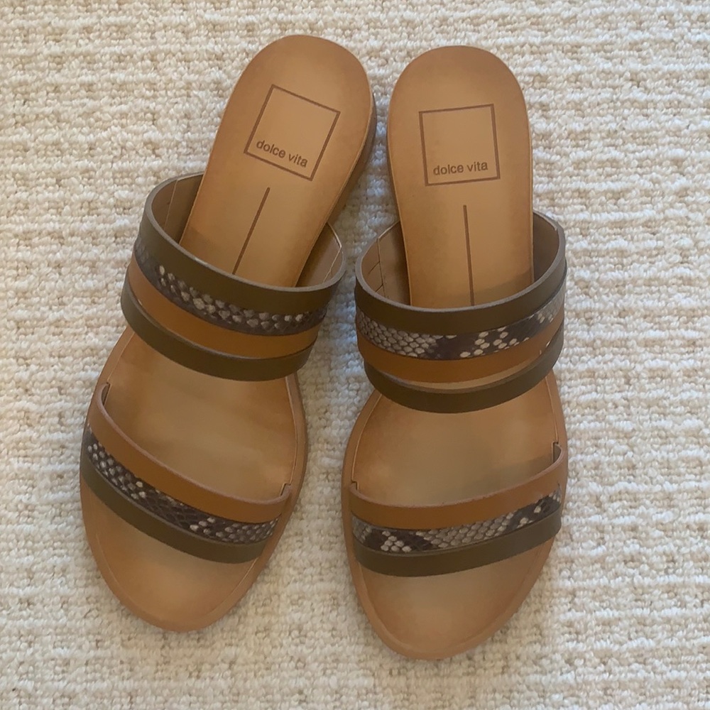 Dolce Vita Sandals Size 7 Tan Olive Snake